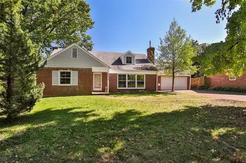 4526 Overbrook Dr, Saint Louis, MO 63121