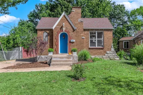 141 Shetland Dr, Saint Louis, MO 63125