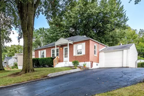 315 Derhake Rd, Florissant, MO 63031