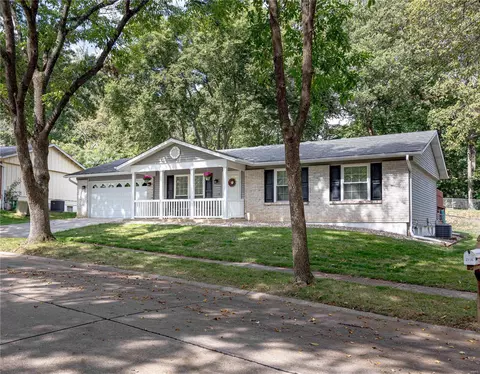 2739 Peachwood Trl, Saint Louis, MO 63129