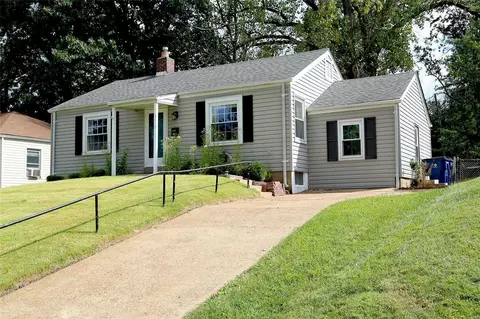 3112 Ronald Dr, Saint Ann, MO 63074