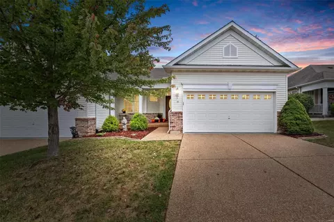 48 Toucan Dr #V, Lake Saint Louis, MO 63367