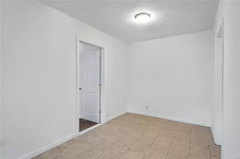 6166 Emerald Ave, Ferguson, MO 63135 photo 7