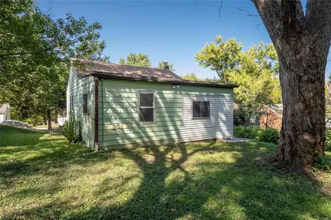 6166 Emerald Ave, Ferguson, MO 63135 photo 23