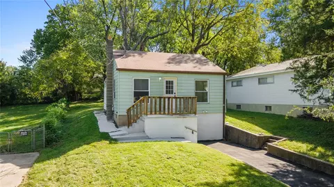 6166 Emerald Ave, Ferguson, MO 63135 photo 25