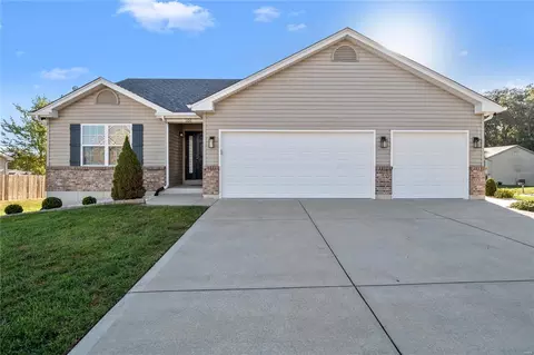 1100 Jaxson Dr, Foristell, MO 63348