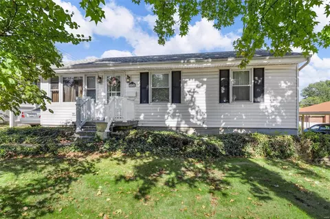 2624 Linden Pl, Saint Charles, MO 63301
