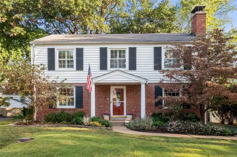 117 Heatherbrook Ln, Kirkwood, MO 63122