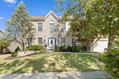 233 Beacon Point Ln, Wildwood, MO 63040