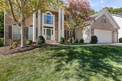 865 Castle Pines Dr, Ballwin, MO 63021 photo 2