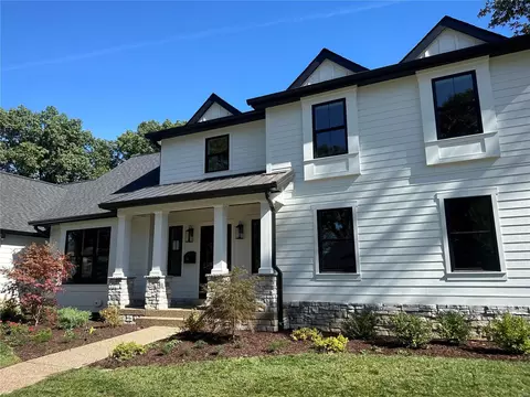 30 Waverton Dr, Saint Louis, MO 63124