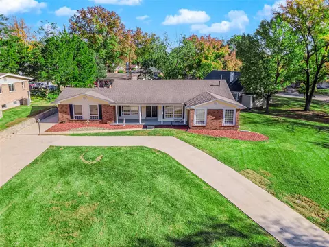 324 Norwich Ct, Ballwin, MO 63011 photo 5