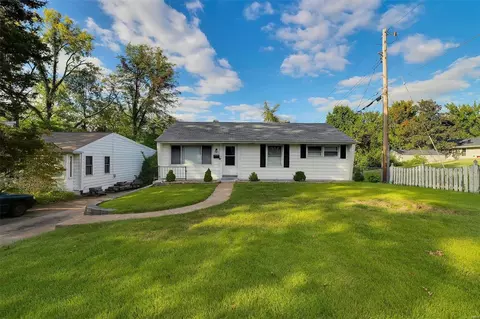443 E Glendale Rd, Saint Louis, MO 63119
