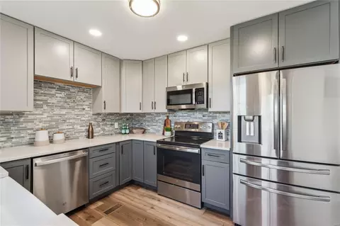Kitchen - 619 Parker Dr, Ballwin, MO 63021 photo 2 of 2