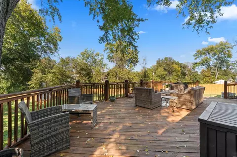 Exterior - 619 Parker Dr, Ballwin, MO 63021 photo 9 of 10