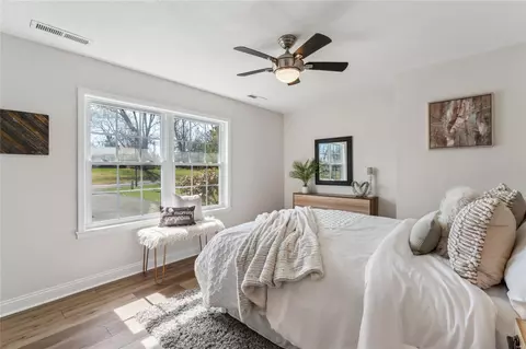 Bedroom - 619 Parker Dr, Ballwin, MO 63021 photo 1 of 7