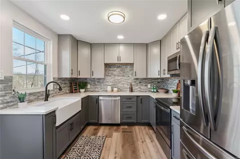 Kitchen - 619 Parker Dr, Ballwin, MO 63021 photo 1 of 2