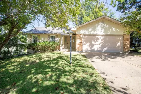 14 Cantabrian Ct, Florissant, MO 63033