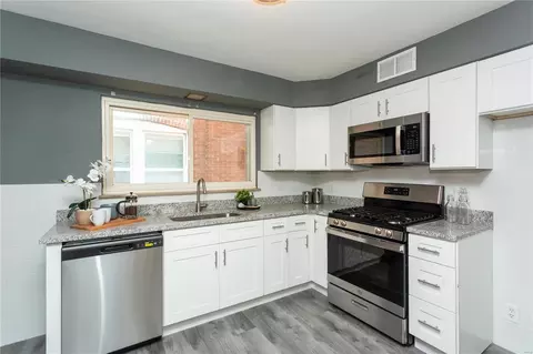3236 S Compton Ave, Saint Louis, MO 63118 photo 11