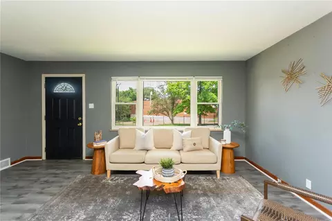 3236 S Compton Ave, Saint Louis, MO 63118 photo 5