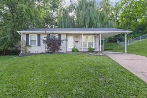 5208 Auriesville Ln, Hazelwood, MO 63042