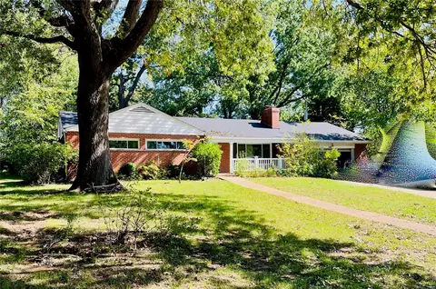 1315 Marbendale Ct, Saint Louis, MO 63122