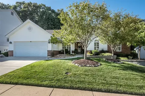 2127 Dartmouth Gate Ct, Wildwood, MO 63011