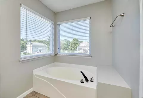 Bath - 2477 Eagle Forest Dr, Saint Charles, MO 63303 photo 3 of 9