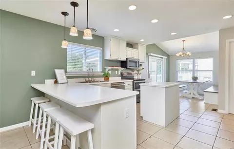 Kitchen - 2477 Eagle Forest Dr, Saint Charles, MO 63303 photo 2 of 8