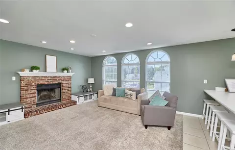 Living - 2477 Eagle Forest Dr, Saint Charles, MO 63303 photo 2 of 4