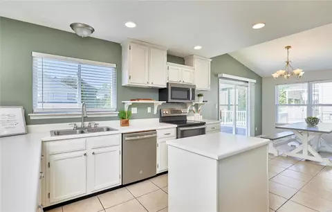 Kitchen - 2477 Eagle Forest Dr, Saint Charles, MO 63303 photo 4 of 8