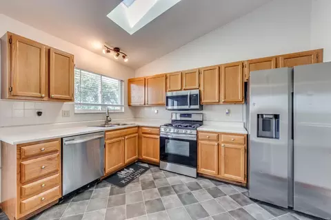 Kitchen - 46 Mallard Pointe Dr, O'fallon, MO 63368 photo 3 of 5