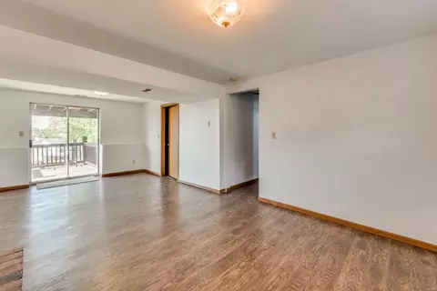 Living - 46 Mallard Pointe Dr, O'fallon, MO 63368 photo 5 of 6