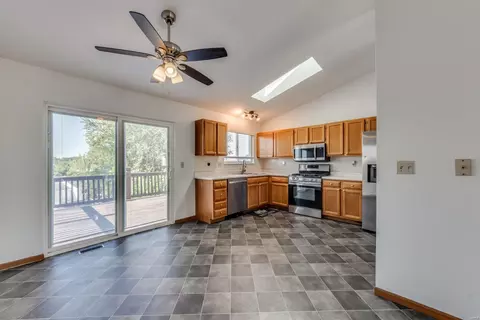 Kitchen - 46 Mallard Pointe Dr, O'fallon, MO 63368 photo 2 of 5