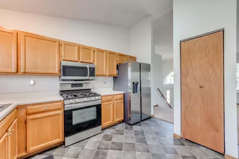 Kitchen - 46 Mallard Pointe Dr, O'fallon, MO 63368 photo 4 of 5