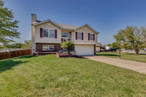 Exterior - 46 Mallard Pointe Dr, O'fallon, MO 63368 photo 2 of 7