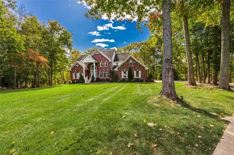 7 Timber Pines Ct, Defiance, MO 63341