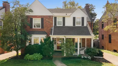 8116 Pershing Ave, Clayton, MO 63105
