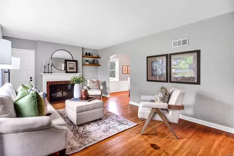 7045 Deerpath Dr, Affton, MO 63123 photo 4