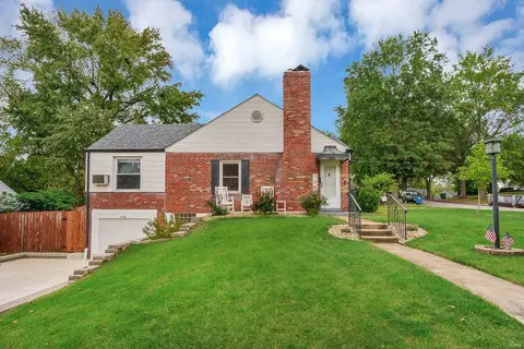 7045 Deerpath Dr, Affton, MO 63123 photo 2
