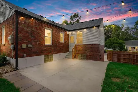 7045 Deerpath Dr, Affton, MO 63123 photo 23