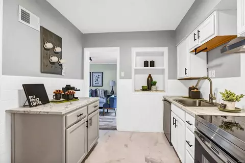 7045 Deerpath Dr, Affton, MO 63123 photo 10