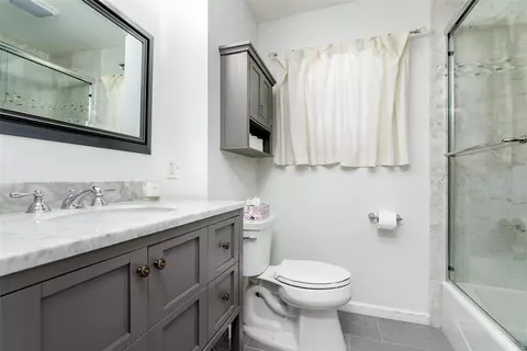Bath - 3231 Edgar Ave, Saint Louis, MO 63143 photo 2 of 3