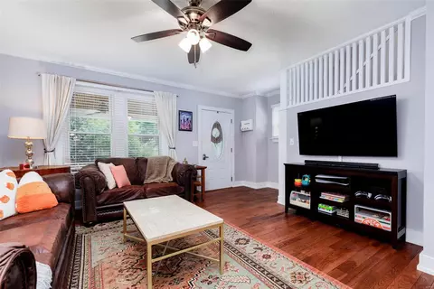 Living - 3231 Edgar Ave, Saint Louis, MO 63143 photo 2 of 2