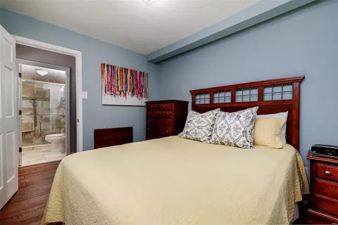 Bedroom - 3231 Edgar Ave, Saint Louis, MO 63143 photo 2 of 6