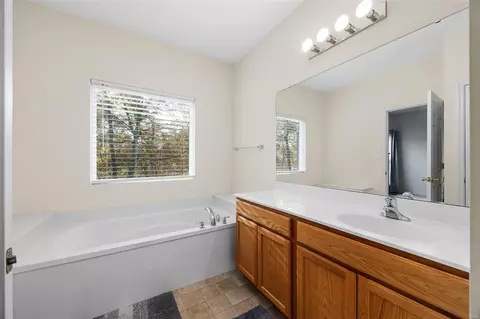 Bath - 9 Keystone Ridge Ct, O'fallon, MO 63366 photo 2 of 3