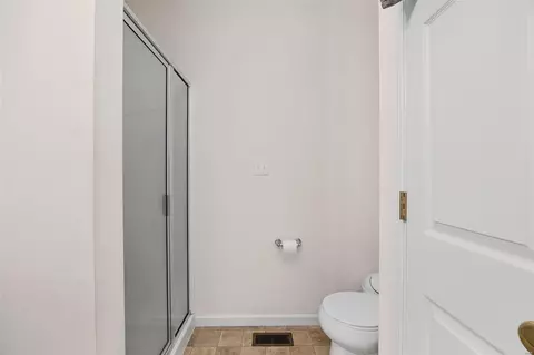 Bath - 9 Keystone Ridge Ct, O'fallon, MO 63366 photo 3 of 3