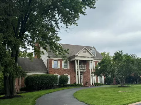12117 Sutton Place Ct, Saint Louis, MO 63128