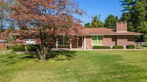 12 Lila Ln, Florissant, MO 63033