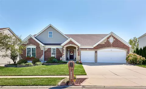 440 Olde Court Rd, Saint Charles, MO 63303